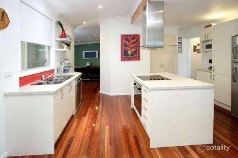Property photo of 55 Dobbs Street Holland Park West QLD 4121