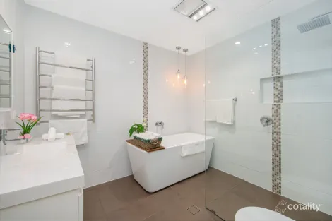 Property photo of 32 Morgan Avenue Tumbi Umbi NSW 2261