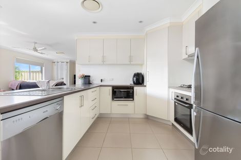 Property photo of 1 Ivers Place Emerald QLD 4720