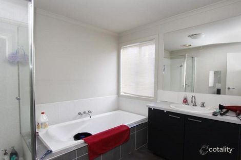 Property photo of 27 Minindee Road Manor Lakes VIC 3024