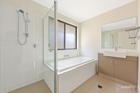 Property photo of 40 Kenneth Drive Augustine Heights QLD 4300