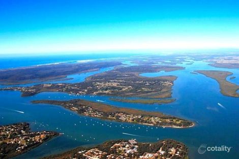 4 Purlit Pde, Russell Island, QLD 4184