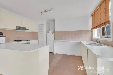 1/36 Black Forest Rd, Werribee, VIC 3030