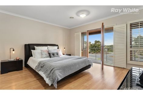 Property photo of 57 Waterside Drive Waterways VIC 3195