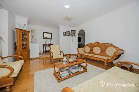 Property photo of 5 Beeston Crescent Marangaroo WA 6064