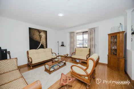 Property photo of 5 Beeston Crescent Marangaroo WA 6064