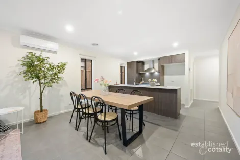 Property photo of 20 Hammersmith Road Wyndham Vale VIC 3024