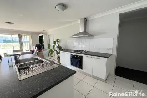 Property photo of 16 Sullivan Circuit Orange NSW 2800