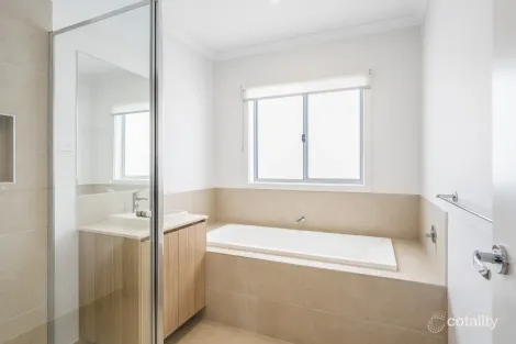 Property photo of 12 Firetail Crescent Bannockburn VIC 3331