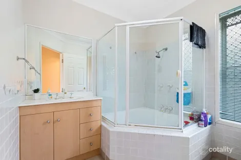 Property photo of 5 Crown Place Carindale QLD 4152