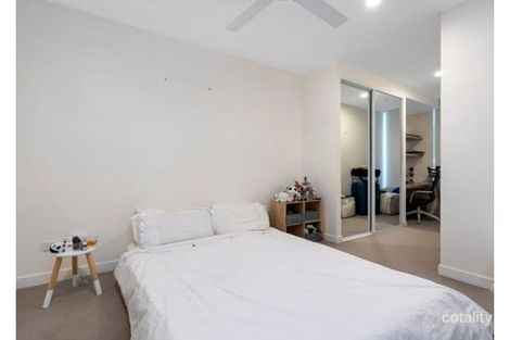 Property photo of 20211/37 Kyabra Street Newstead QLD 4006