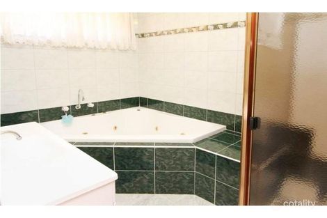 Property photo of 20 Hopkins Way Meadow Heights VIC 3048