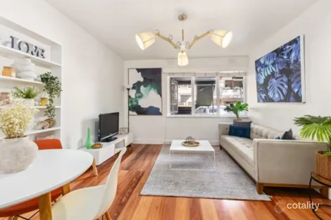 4/17 Tiuna Gr, Elwood, VIC 3184