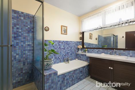 Property photo of 4 Fairway Drive Dingley Village VIC 3172