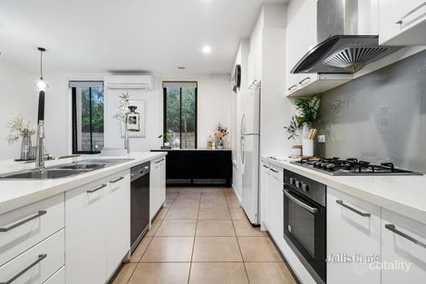 Property photo of 1/8 Boronia Grove Doncaster East VIC 3109