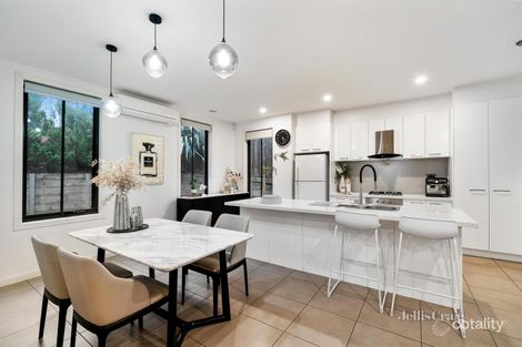 Property photo of 1/8 Boronia Grove Doncaster East VIC 3109