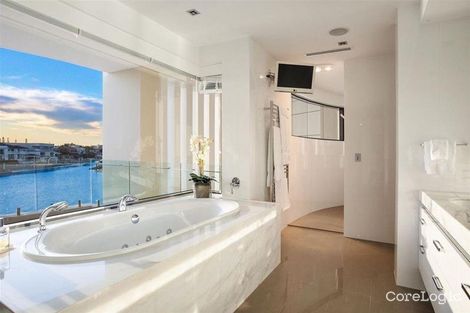 Property photo of 30 Seafarer Court Surfers Paradise QLD 4217