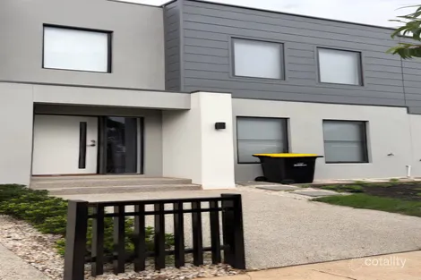 16 Arklay Rd, Thornhill Park, VIC 3335