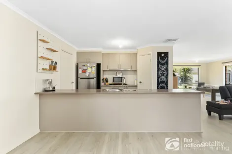 Property photo of 14 Thunderbolt Drive Cranbourne East VIC 3977