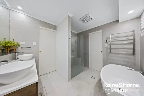 Property photo of 43 Crispsparkle Drive Ambarvale NSW 2560