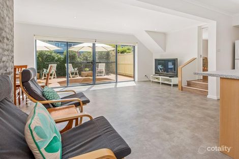 Property photo of 14 Overlea Avenue Rosebud VIC 3939