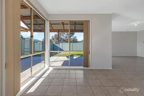 Property photo of 16 Woodlands Circuit Echuca VIC 3564