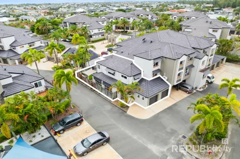 71/88-98 Limetree Pde, Runaway Bay, QLD 4216