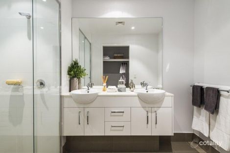 Property photo of 109/3 Compass Drive Biggera Waters QLD 4216