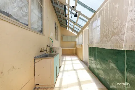 Property photo of 3 Oak Avenue Doveton VIC 3177