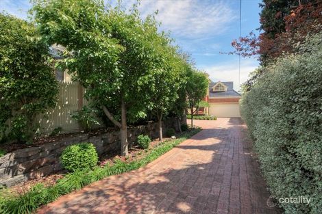 Property photo of 35 Cheviot Road Mount Waverley VIC 3149