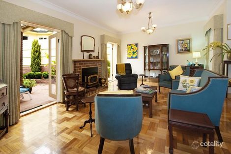 Property photo of 35 Cheviot Road Mount Waverley VIC 3149
