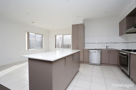 Property photo of 1/11 Katsura Retreat Roxburgh Park VIC 3064