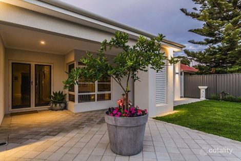 Property photo of 18 McLintock Way Karrinyup WA 6018