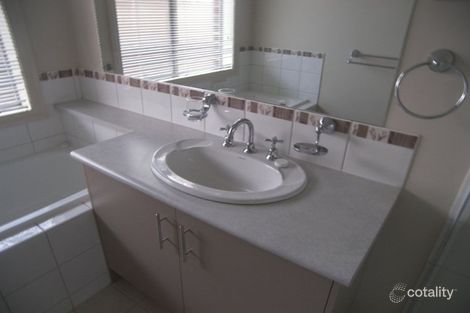 Property photo of 17 Meadowlands Way Berwick VIC 3806