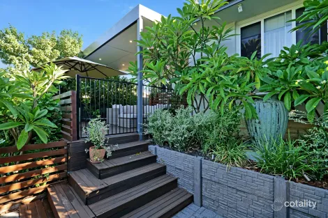 Property photo of 31 Panton Crescent Karrinyup WA 6018