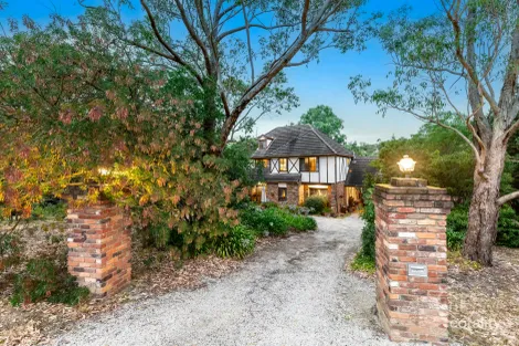 Property photo of 5 Dobell Drive Eltham VIC 3095