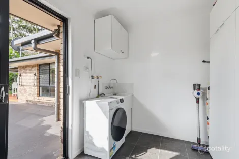 Property photo of 5 Roper Place Kallangur QLD 4503