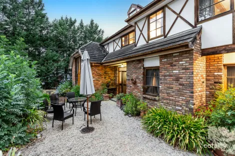 Property photo of 5 Dobell Drive Eltham VIC 3095