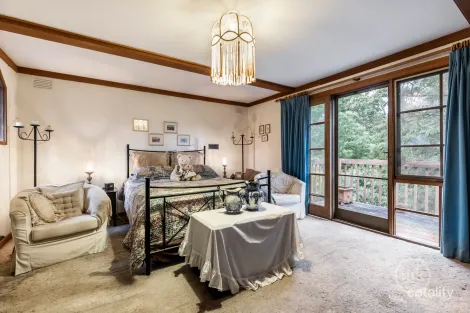 Property photo of 5 Dobell Drive Eltham VIC 3095