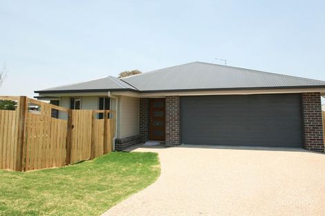 2/2 Parkview Dr, Glenvale, QLD 4350