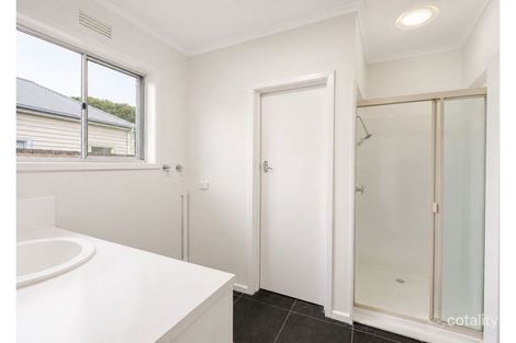 Property photo of 1/51 Barrabool Road Highton VIC 3216