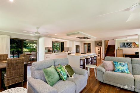 Property photo of 2 Sapphire Close Bayview Heights QLD 4868