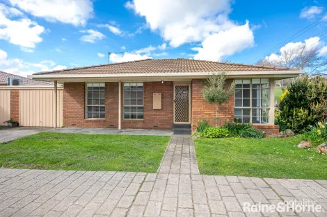 Property photo of 1/18 Fisher Street Gisborne VIC 3437