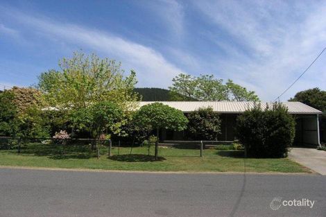 5 Martley St, Porepunkah, VIC 3740