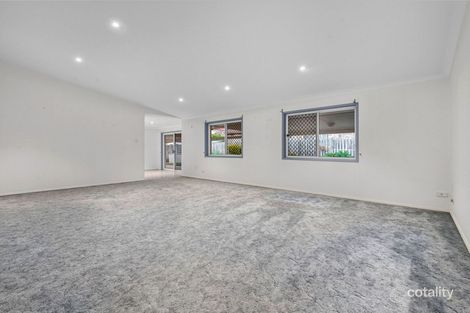 Property photo of 16 Cambridge Place Wishart QLD 4122
