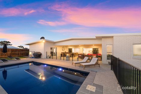 Property photo of 10 Deering Place Innes Park QLD 4670