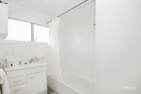 Property photo of 17 Eyre Street Leichhardt QLD 4305