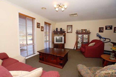 Property photo of 32 Barber Drive Hoppers Crossing VIC 3029