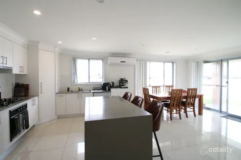 Property photo of 4 Camellia Place Orange NSW 2800