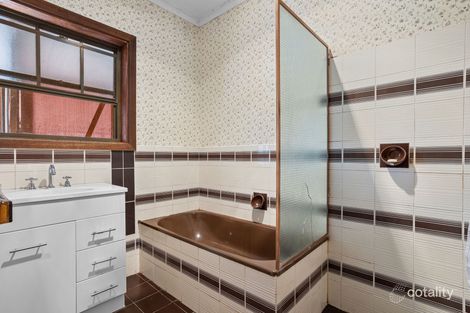 Property photo of 14 Third Street Lipson SA 5607